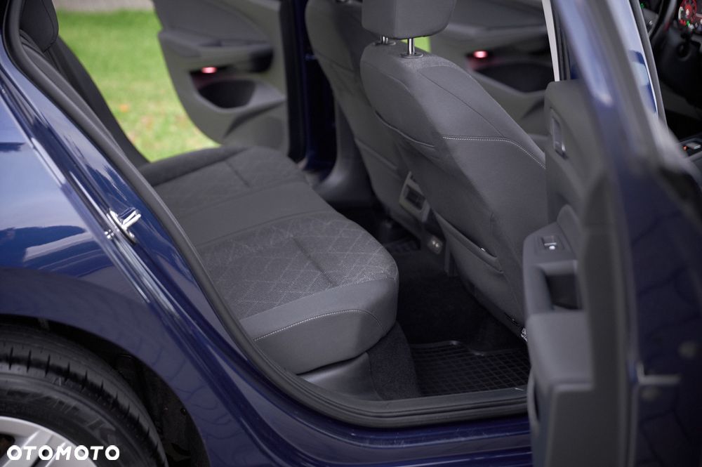 Volkswagen Golf - 21