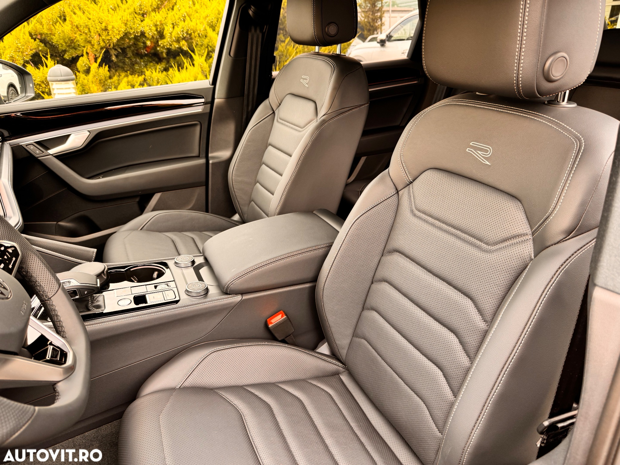 Volkswagen Touareg V6 TDI 4MOTION R-Line - 22