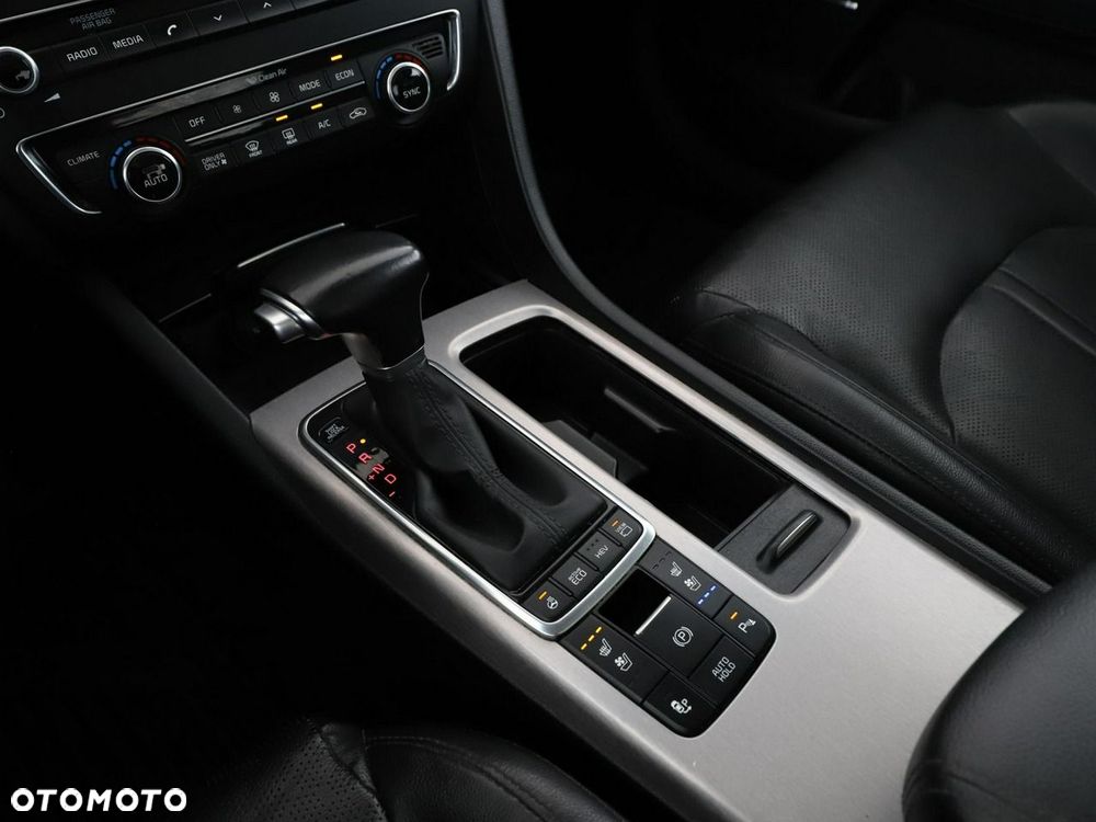 Kia Optima Plug-in Hybrid - 33