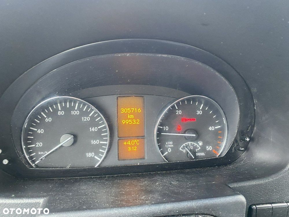 Mercedes-Benz 316 - 8