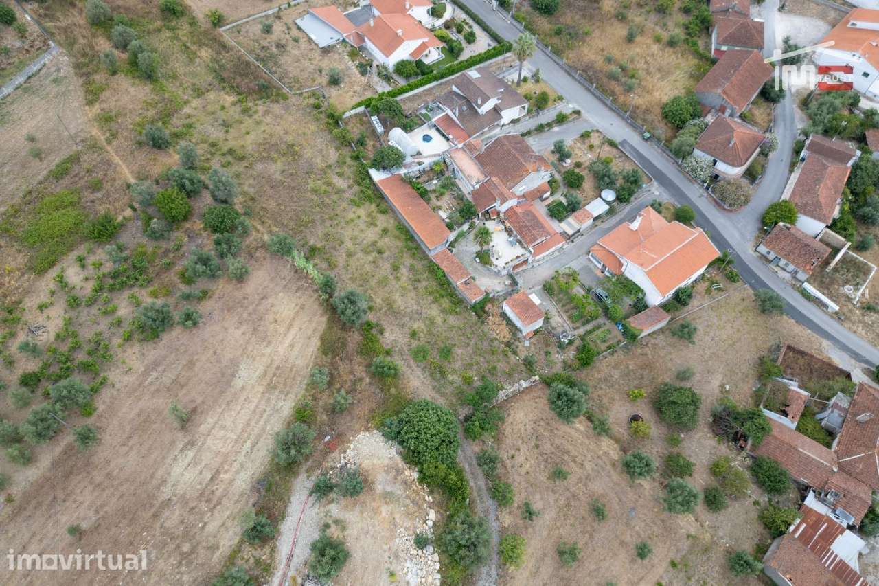TERRENO COM 2033,85 m² EM ATOUGUIA - Grande imagem: 3/15
