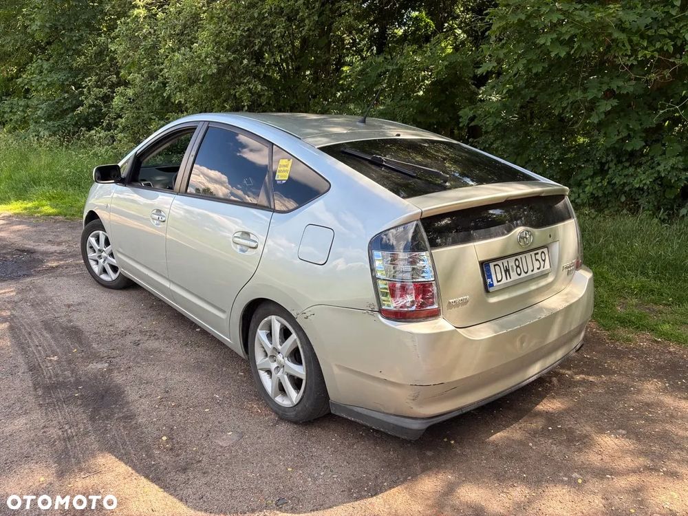 Toyota Prius - 5