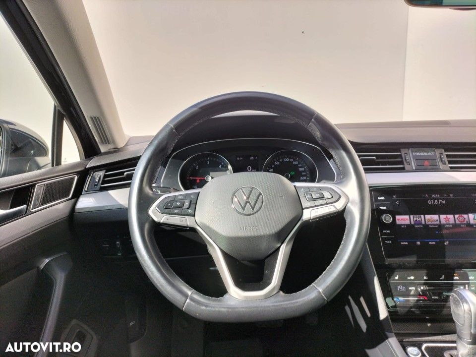 Volkswagen Passat - 15