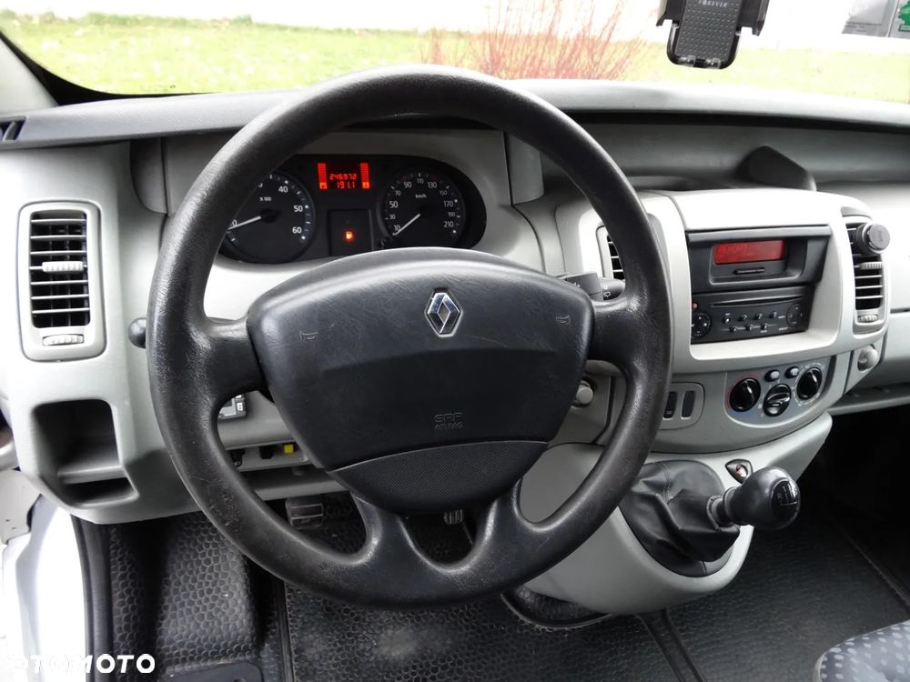 Renault Trafic Passenger FAP L2H1 Expression - 17
