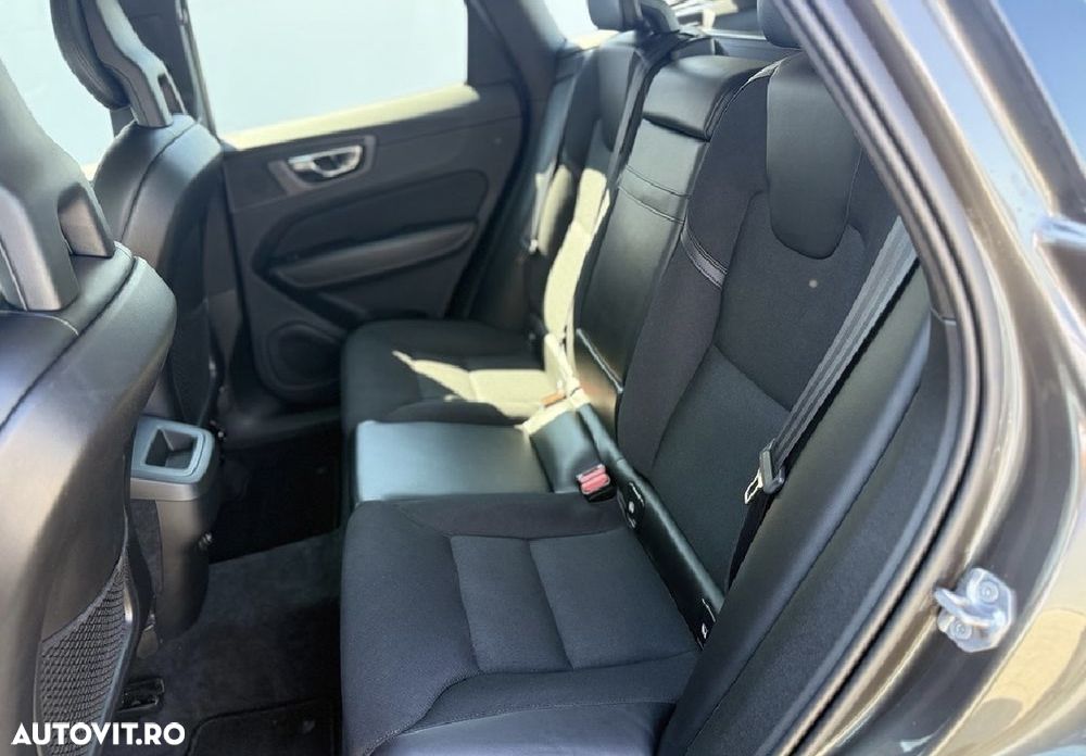 Volvo XC 60 T5 AWD Momentum - 6