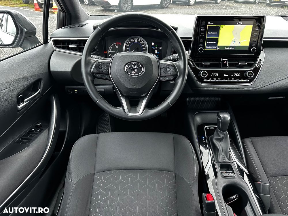 Toyota Corolla 1.8 Hybrid Comfort - 23