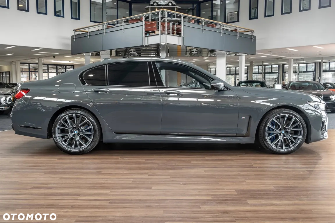 BMW Seria 7 750i xDrive sport - 11