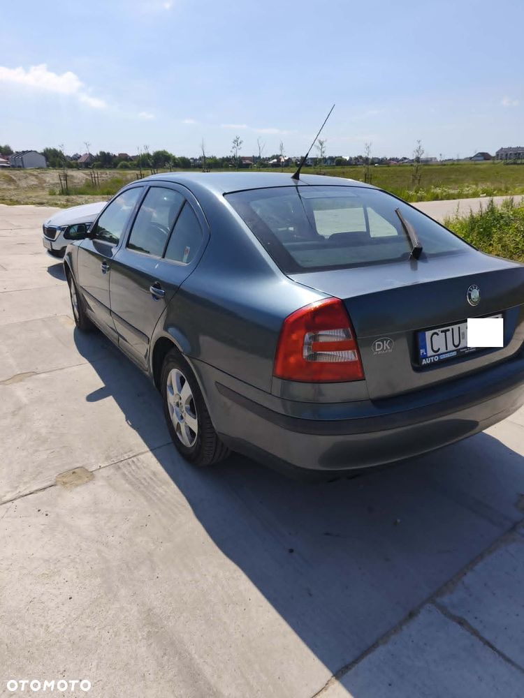 Skoda Octavia 2.0 FSI Ambiente - 3