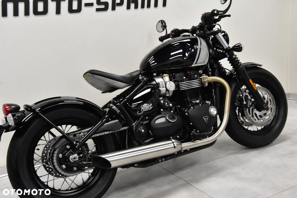 Triumph Bonneville Bobber - 10