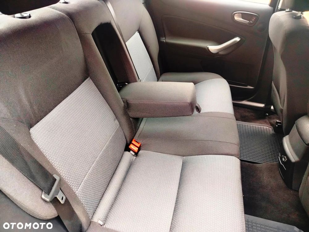 Ford Mondeo 1.6 Ghia X - 28