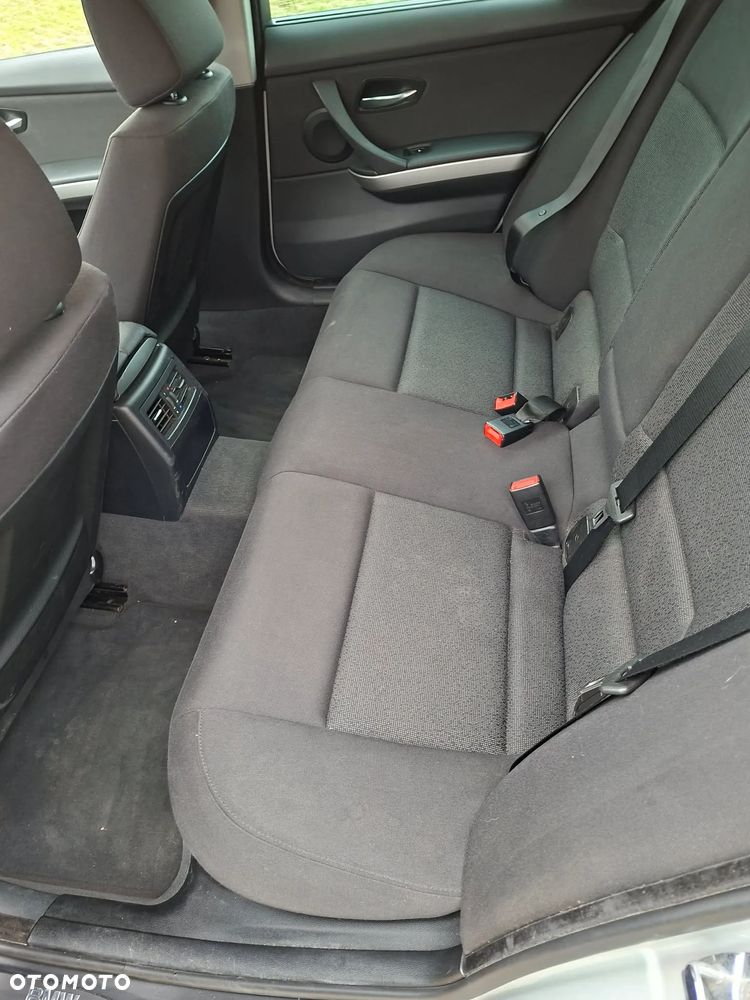 BMW Seria 3 318i - 7