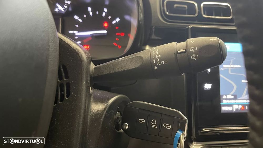 Citroën C3 1.2 PureTech Shine - 24