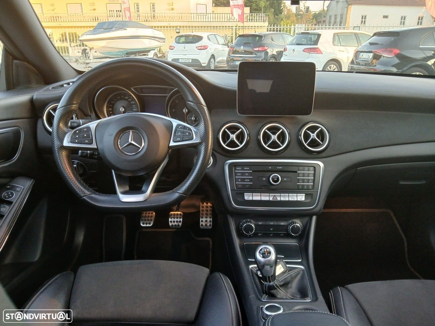 Mercedes-Benz CLA 200 d Shooting Brake - 15
