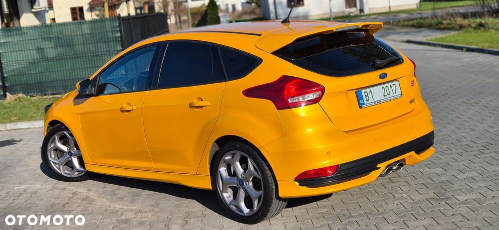 Ford Focus 2.0 EcoBoost ST mit Leder-Exclusiv-Paket - 38