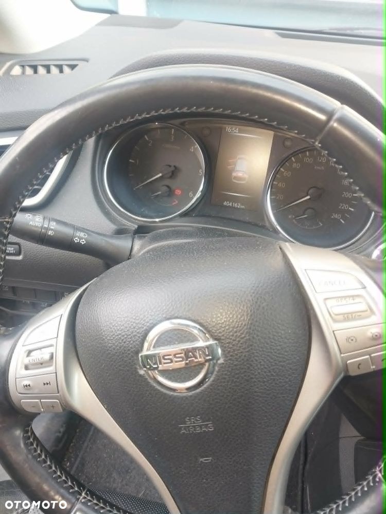 Nissan Qashqai 1.6 dCi 4 x 4 DPF Start/Stop tekna - 8