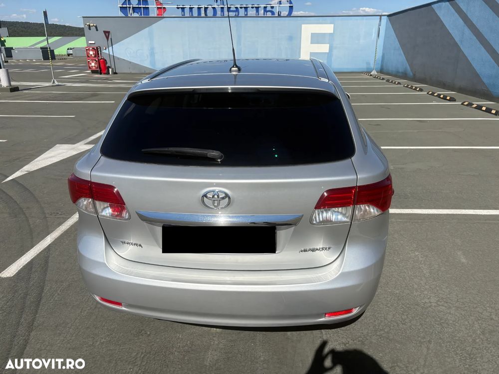 Toyota Avensis 2.0 D-4D - 5