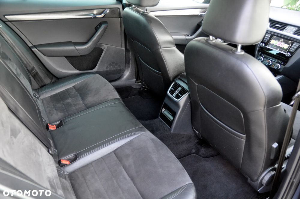 Skoda Octavia Scout 2.0 TDI 4x4 DSG - 11