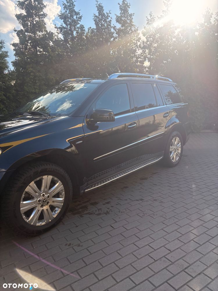 Mercedes-Benz GL 350 CDI BlueEff - 2
