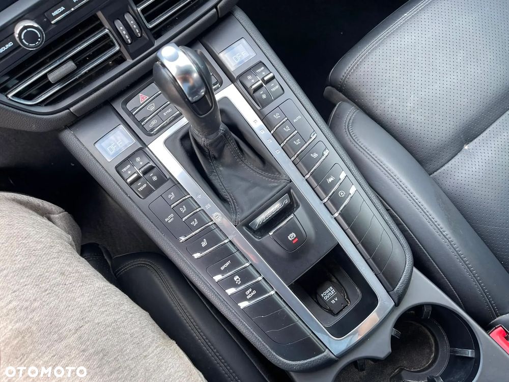 Porsche Macan S - 17