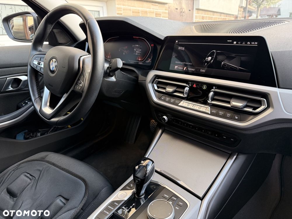BMW Seria 3 330i Advantage - 3