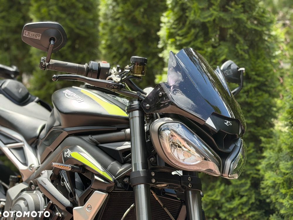 Triumph Street Triple - 11