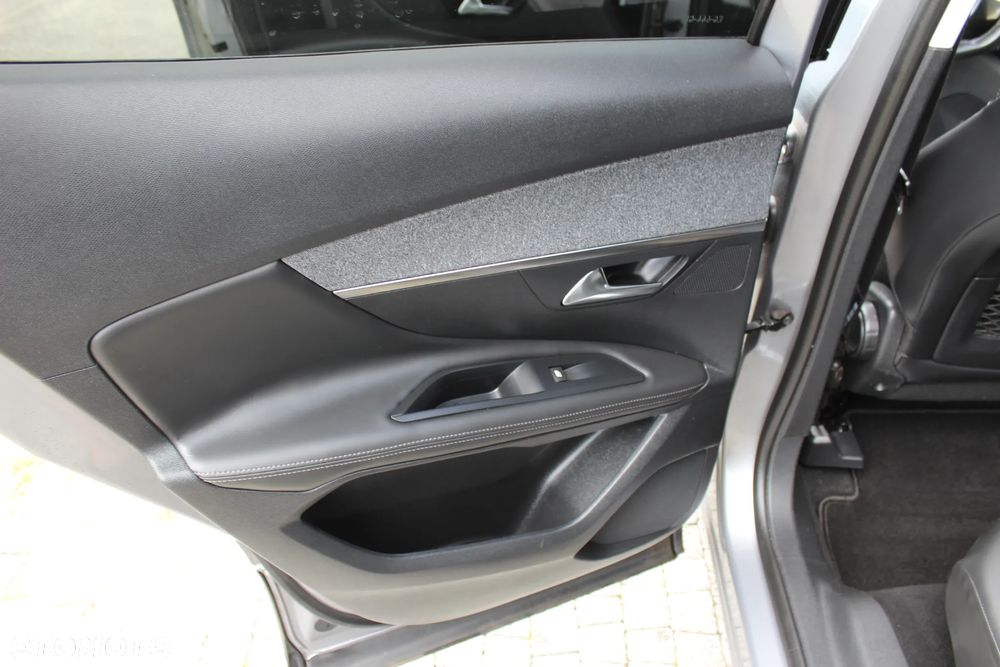 Peugeot 3008 BlueHDi 120 Stop & Start Allure - 25