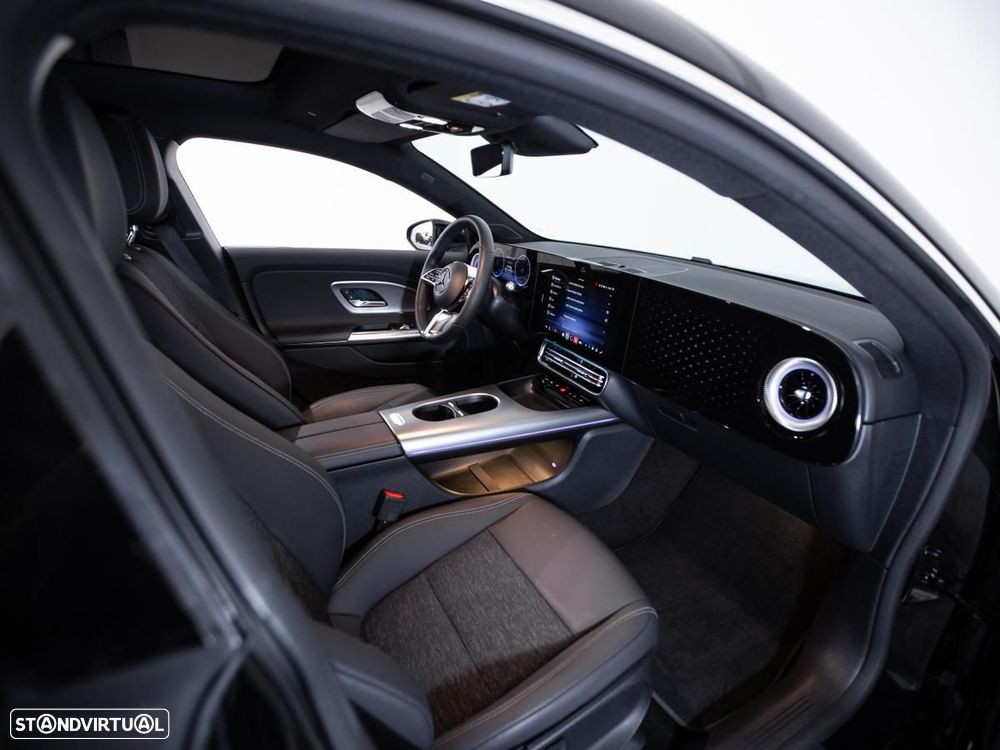 Mercedes-Benz CLA 200 EQ - 11