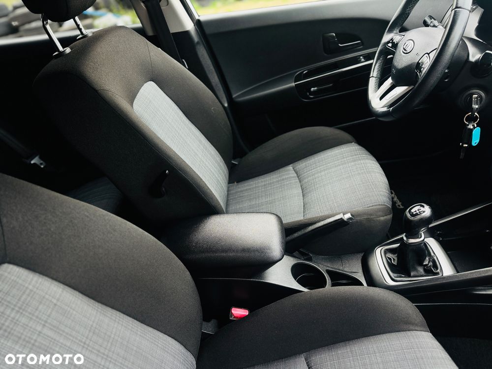 Kia Ceed 1.4 CVVT Dream-Team Edition - 9