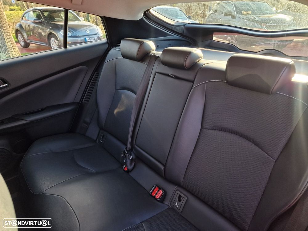 Toyota Prius 1.8 Plug-In Luxury+Pele - 14