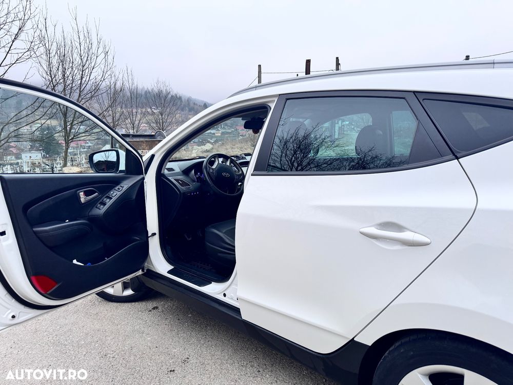 Hyundai ix35 2.0 CRDI 4WD Trend - 11