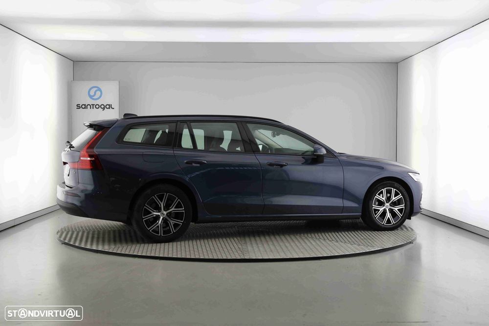 Volvo V60 2.0 B4 Essential Auto - 3