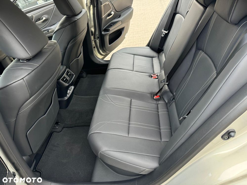 Lexus ES 300h Prestige - 13