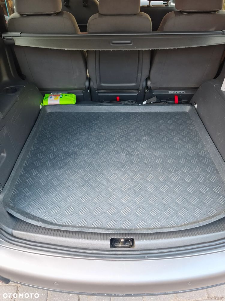 Volkswagen Touran 2.0 TDI DPF DSG Cross - 14