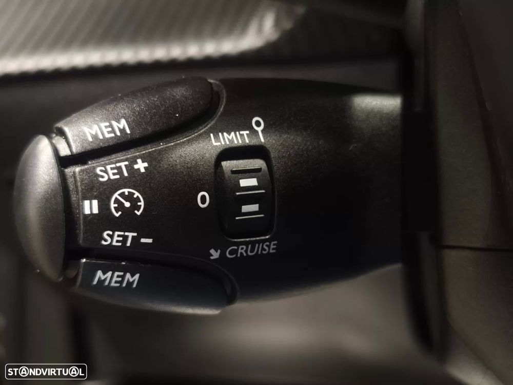 Peugeot 2008 PureTech 130 EAT8 Allure - 16
