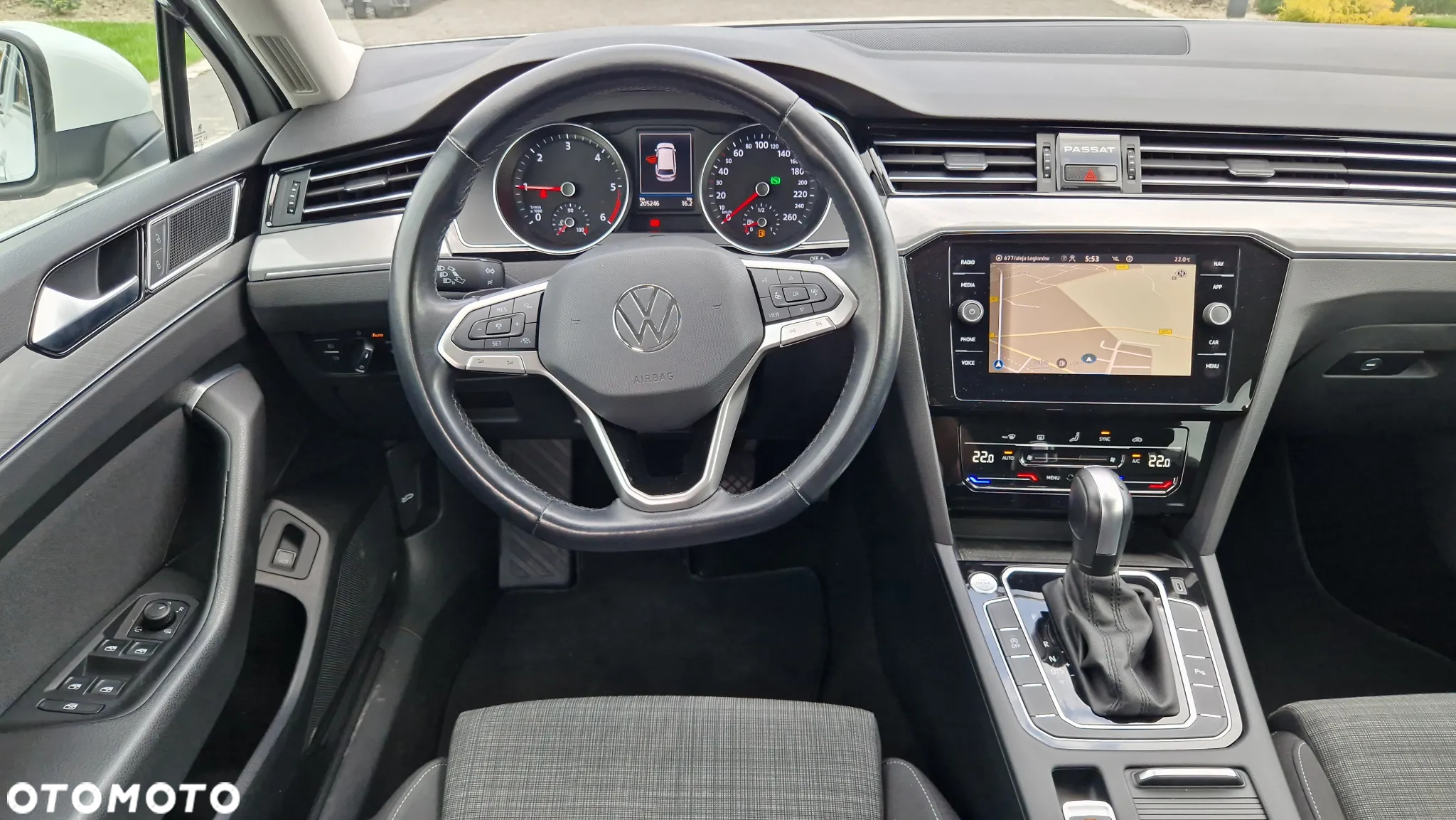 Volkswagen Passat Variant 2.0 TDI SCR DSG Business - 9