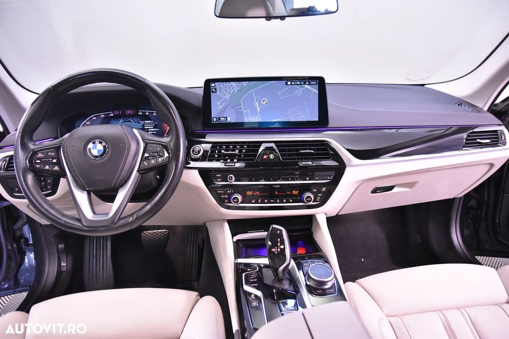 BMW Seria 5 520i Aut. - 9