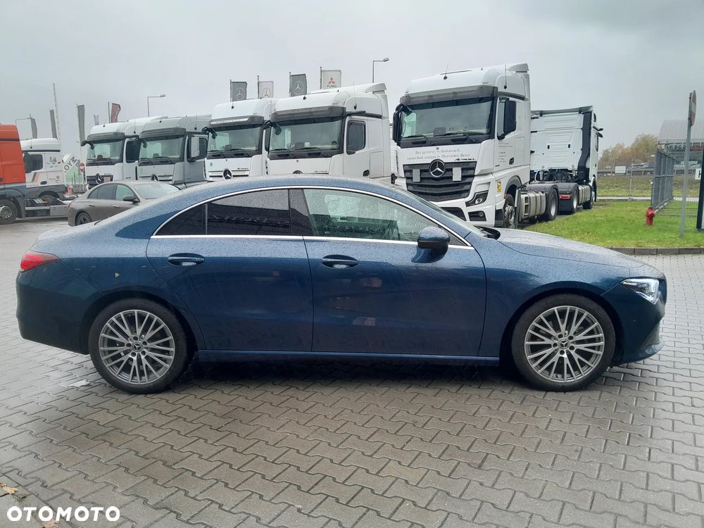 Mercedes-Benz CLA 180 Progressive 7G-DCT - 7