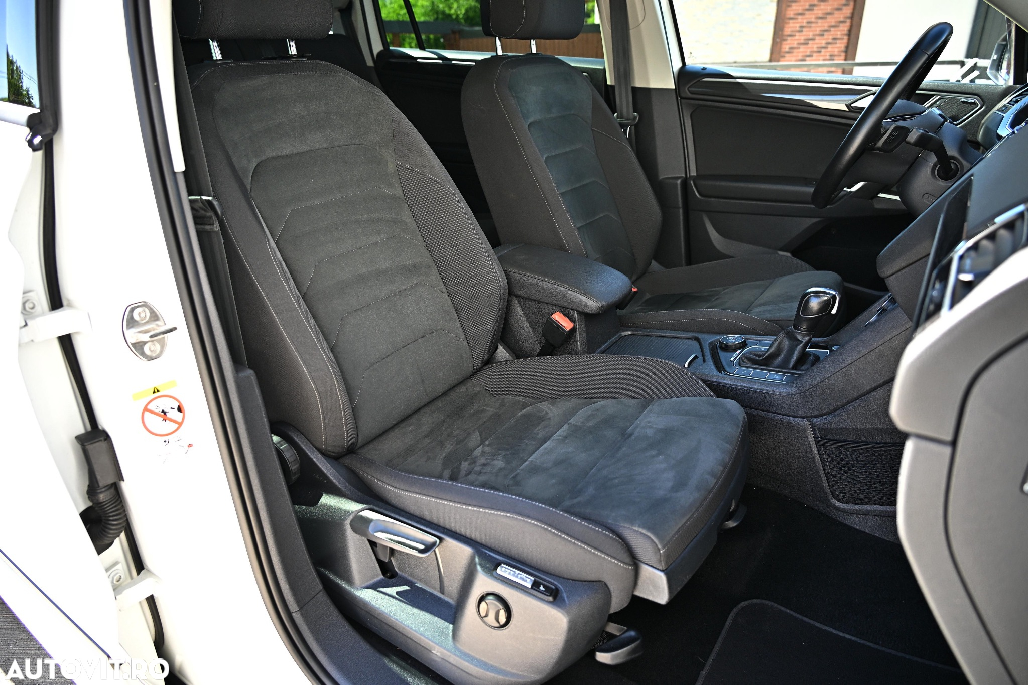 Volkswagen Tiguan Allspace 2.0 TDI 4Mot DSG R-Line - 36
