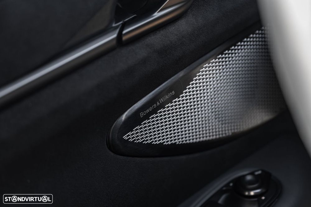 Aston Martin Vantage Coupe V8 - 16