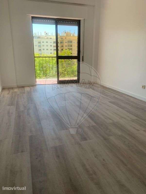 Apartamento T2 para arrendamento - Grande imagem: 4/5
