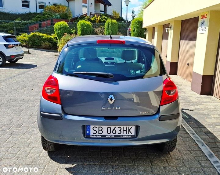 Renault Clio 1.2 16V Expression - 29