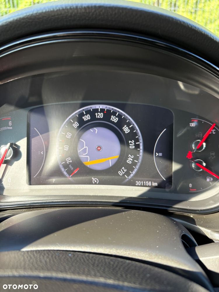 Opel Insignia - 15