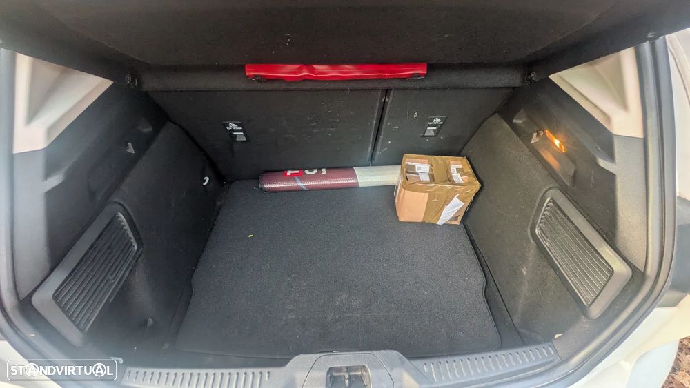 Ford Focus 1.5 TDCi ECOBlue Active X - 11