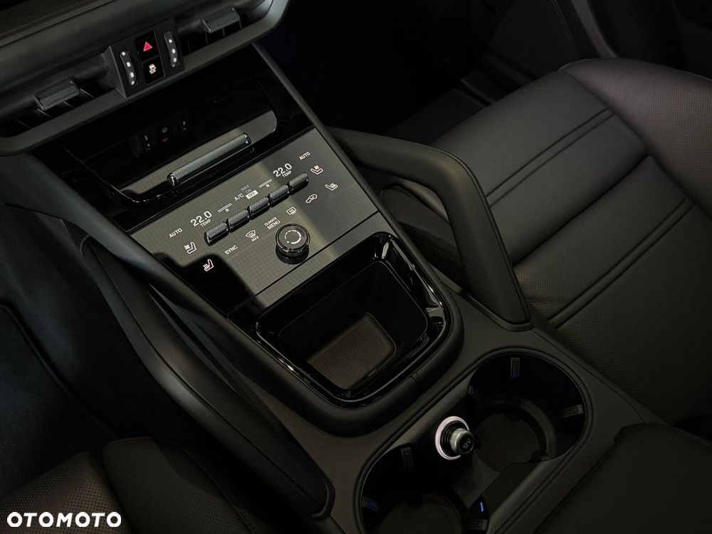 Porsche Cayenne - 24