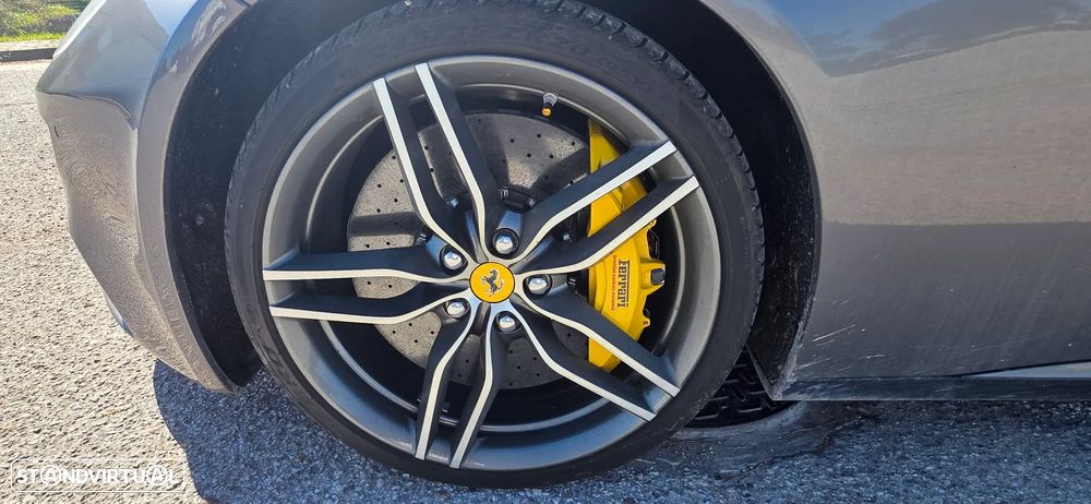 Ferrari FF 6.3 V12 - 10