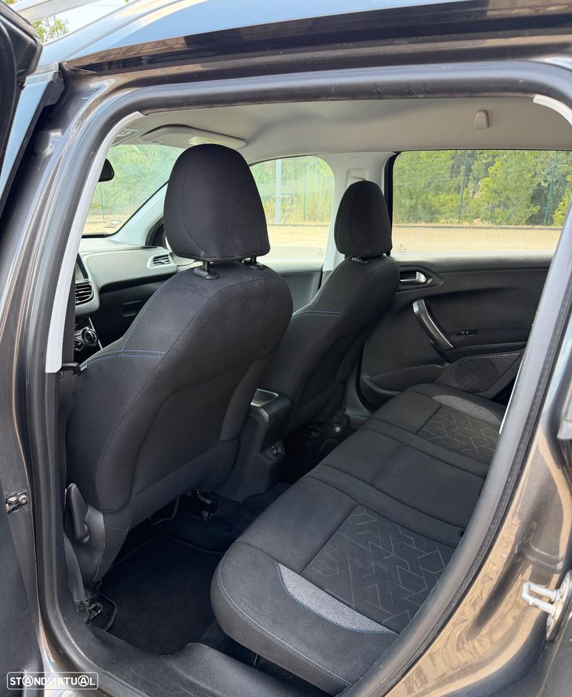 Peugeot 2008 1.2 PureTech Style - 13