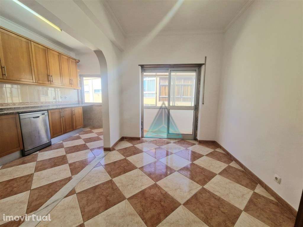 T3 Remodelado * * Torre da Marinha * * Próximo Estação Comboio - Grande imagem: 4/13