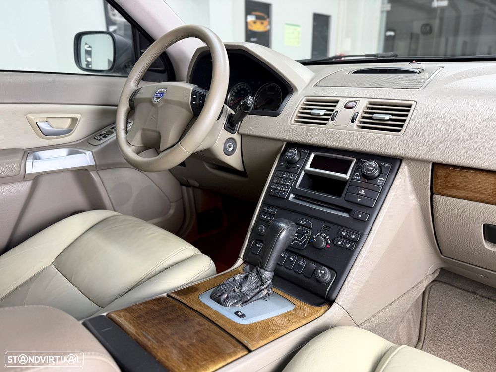 Volvo XC 90 2.4 D5 7L Nivel 3 Auto. - 23