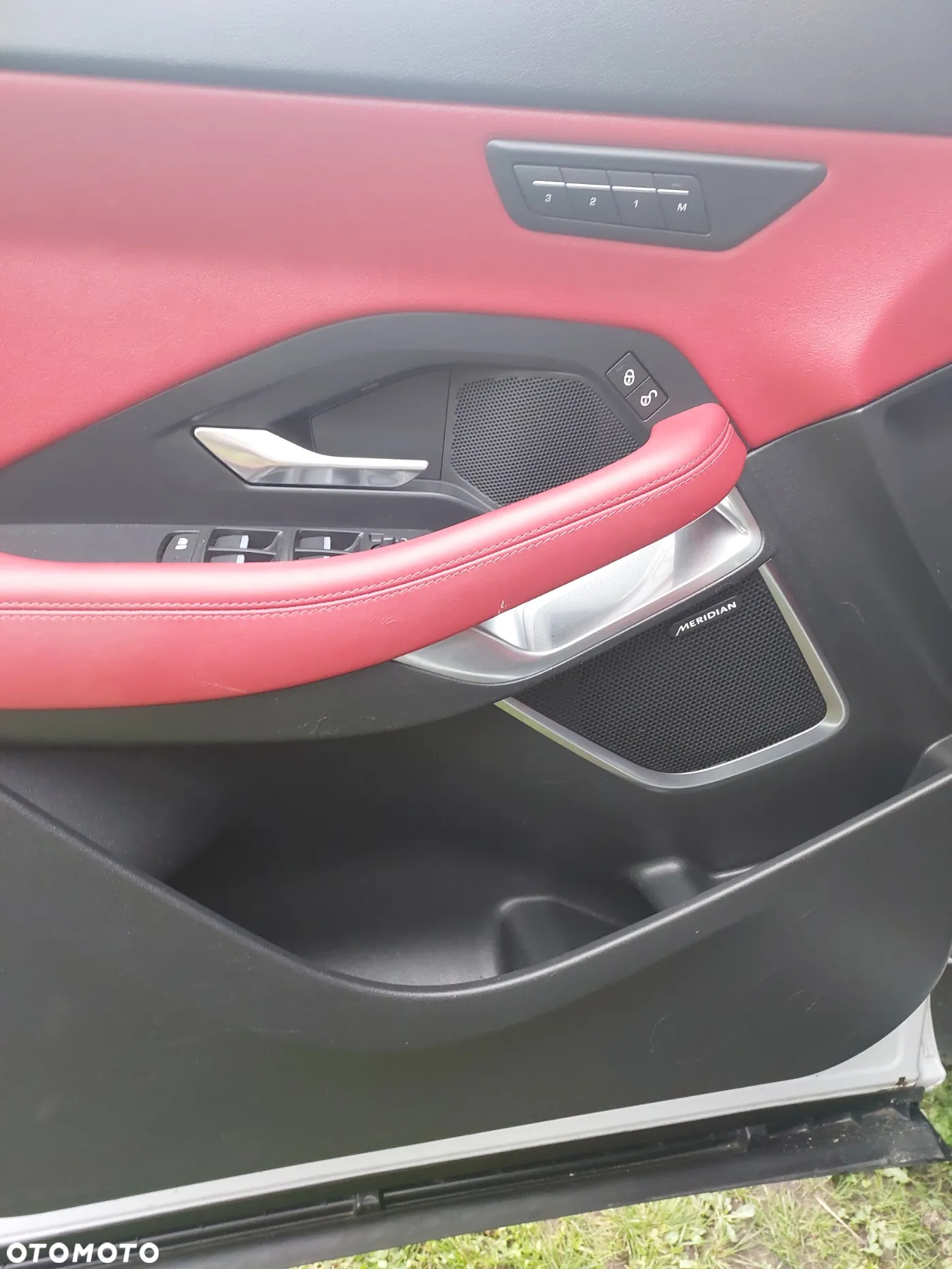 Jaguar E-Pace 2.0 i4P AWD R-Dynamic HSE - 26