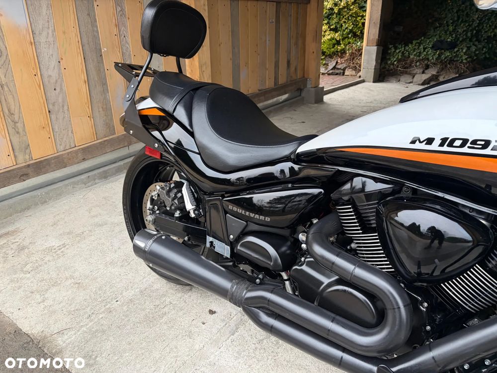 Suzuki Intruder - 14